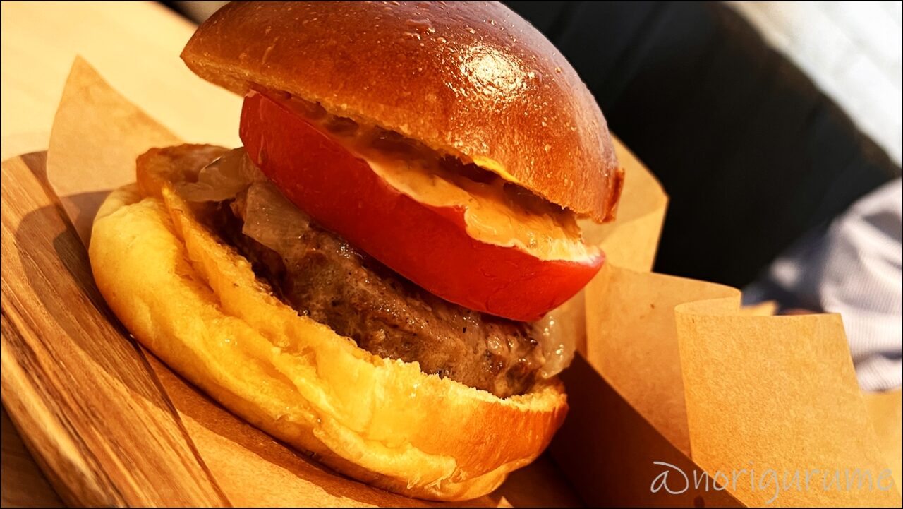 「ミートカフェ オジマ(The Meat Cafe Ojima)」のハンバーガーが最高に美味しい！精肉店のお肉とパンが甘く相性抜群の絶品尾島バーガー｡ゆずの二人も大好物 #ハンバーガー #尾島バーガー #桜木町 #横浜