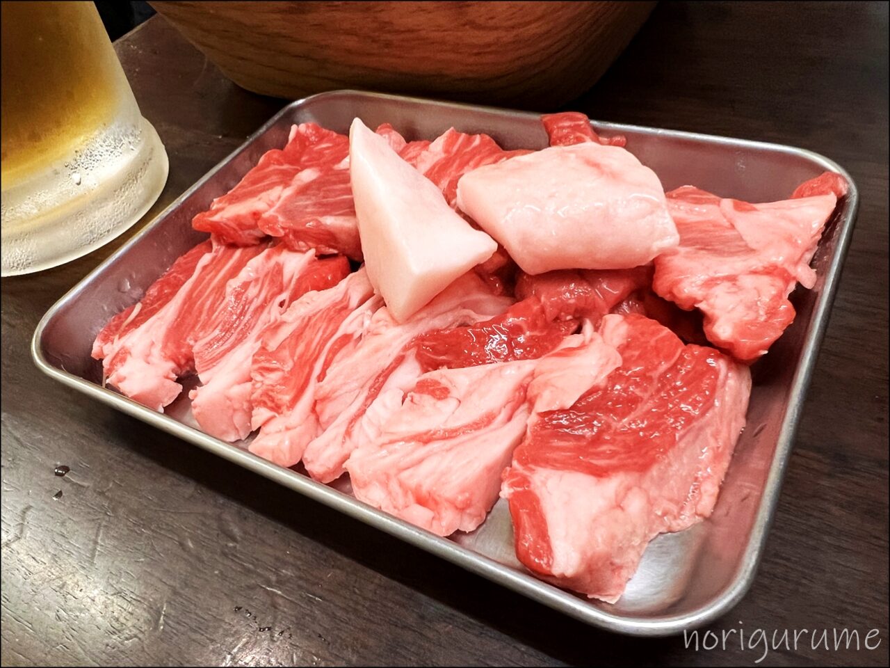 【ジンギスカン楽太郎】最初のジンギスカンセット(ラム肉＋野菜)と生ビールを注文【ラム肉レビュー･口コミ･感想･池袋】