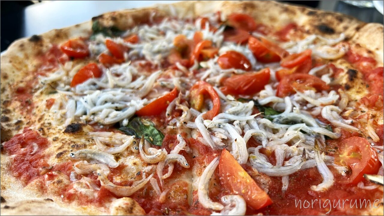 カンテラ 調布(CANTERA)のピザ「チチニエッリ」はしらすとトマトのさっぱり感が美味しい大人なピザ！鮮魚のカルパッチョもパスタも絶品