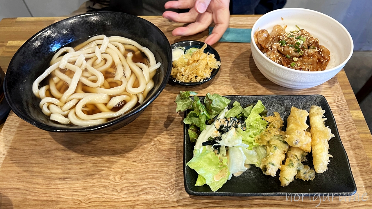 武蔵野うどん 松(与野本町)のランチメニューAセットのかけうどん・豚丼セットも天ぷら付きで美味しい！【レビュー･口コミ･感想･さいたま与野本町】