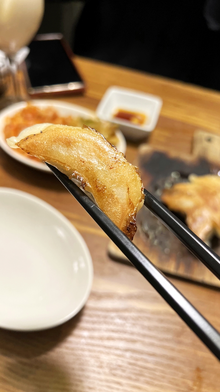 東京餃子 あかり 飯田橋の定番焼餃子 (食べ放題コース)