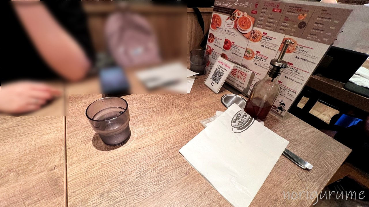ホームズパスタ 池袋東口店の店内は席数があり回転が早い！【お絶望のパスタレビュー･口コミ･感想】